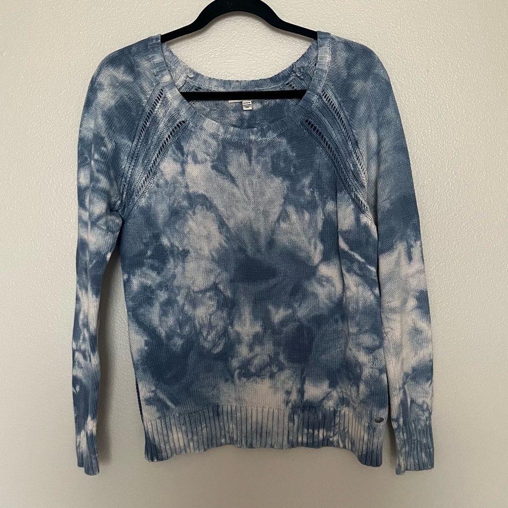AMERICAN EAGLE OUTFITTERS- Blue and White Abstract knit Crewneck Sweater Size M